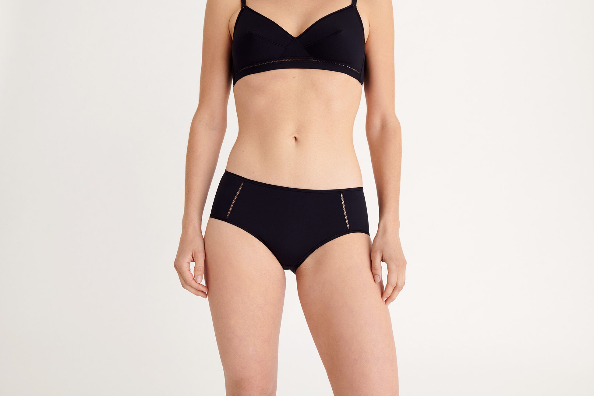 Monica soyeuse Shorty standard vista NaN