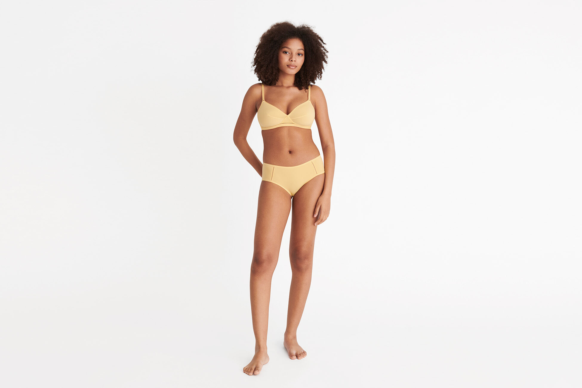 Monica soyeuse Shorty standard vista NaN