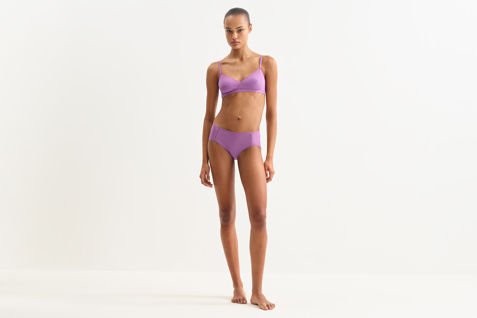 Monica soyeuse Shorty vue standard NaN