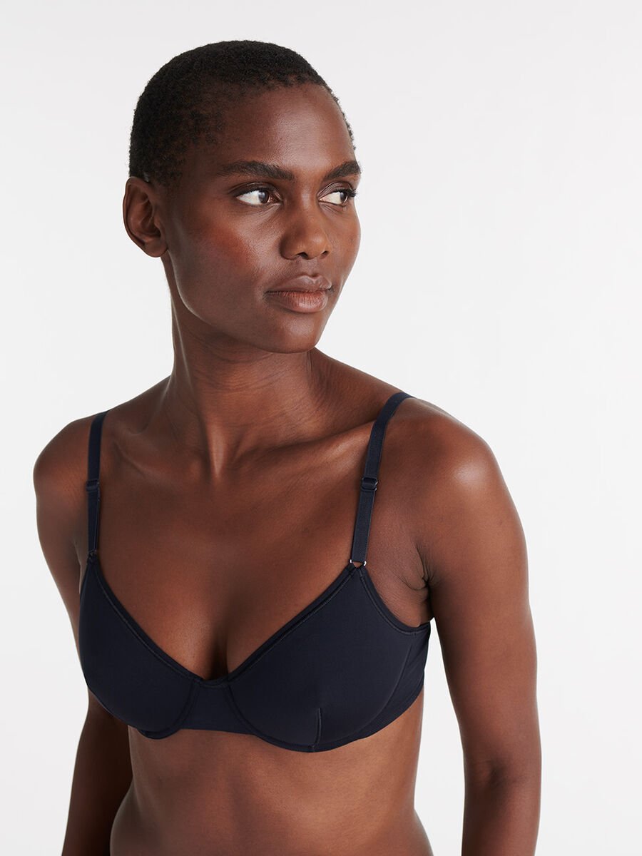 Ilona soyeuse Embo&icirc;tant vue standard NaN