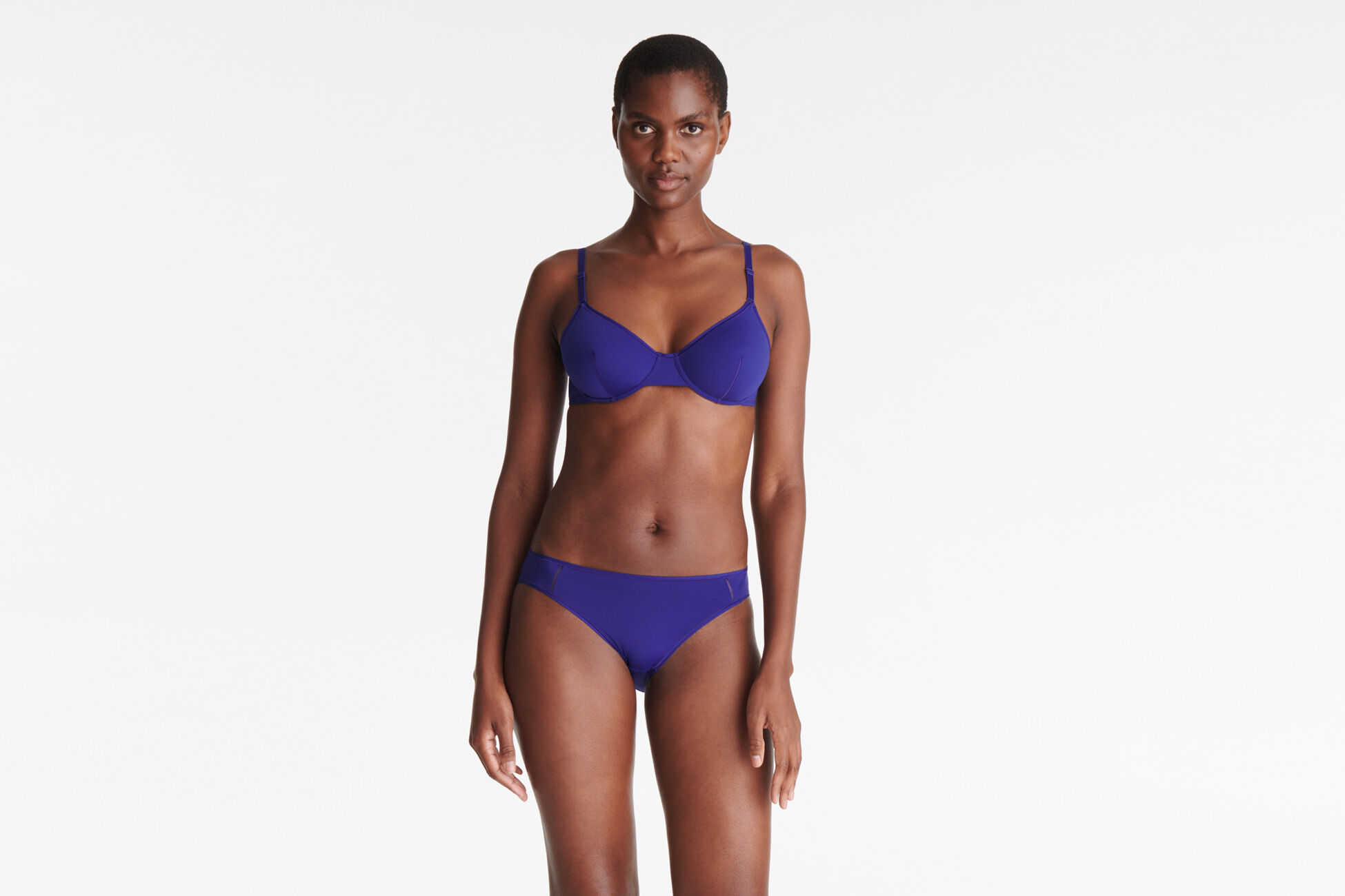 Enora soyeuse Culotte fine vue standard NaN