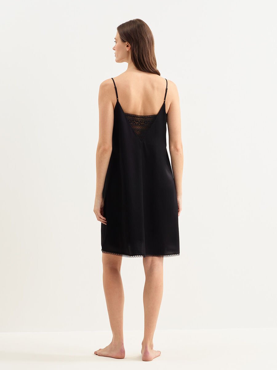 Invisible Nightshirt standard view �