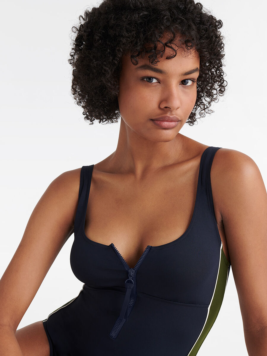 Tribune Tank one-piece standard view �