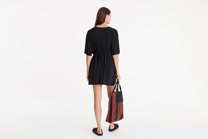Naia Kurzes Kleid Standardansicht 2 von 3