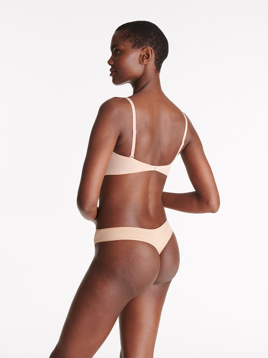 Mika soyeuse Tanga standard view �