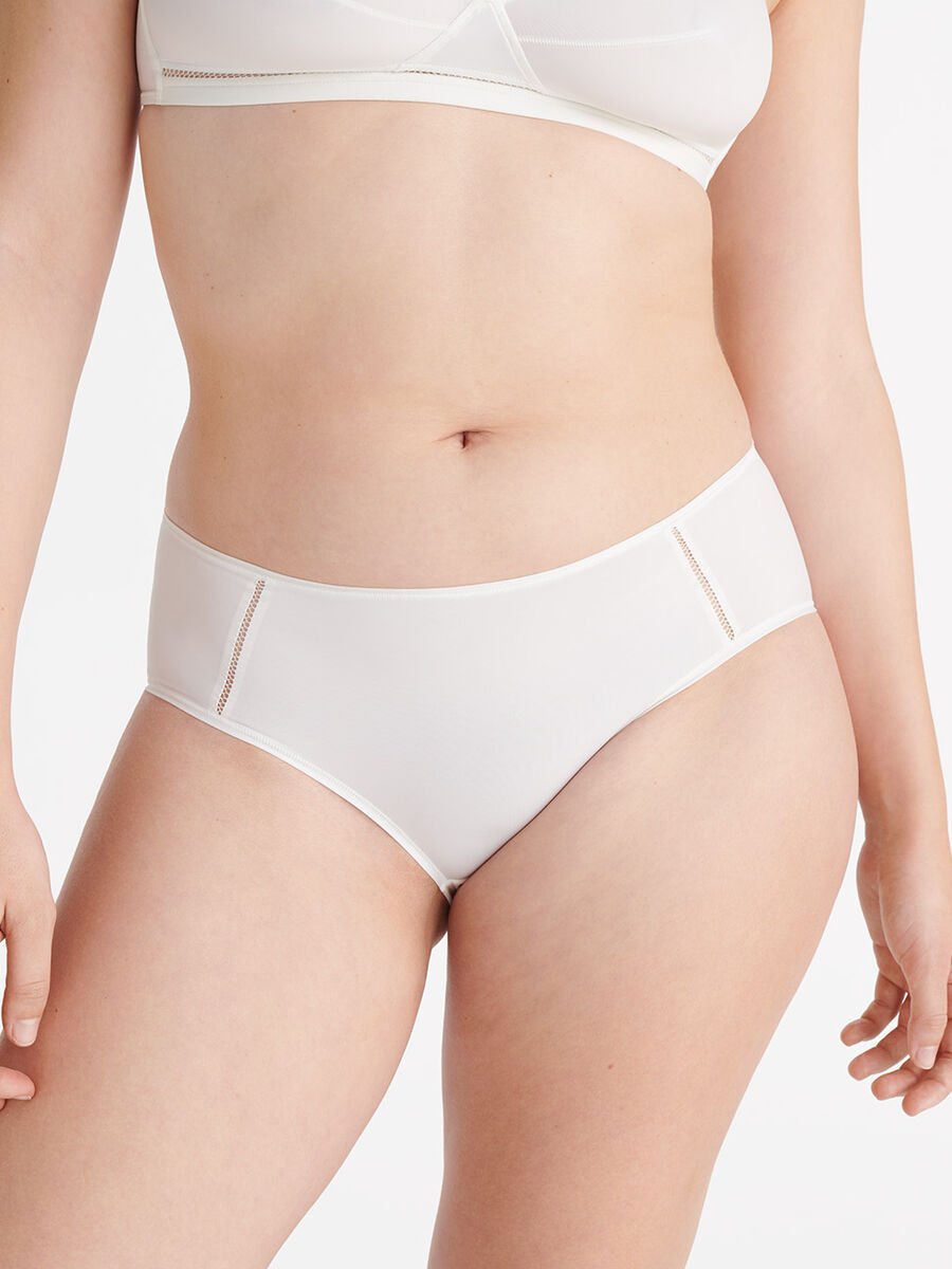 Monica soyeuse Shorty standard view �