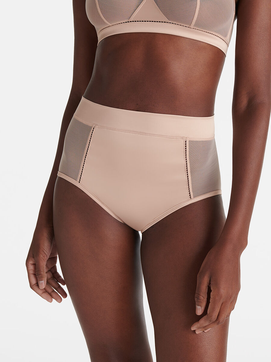 Exalte Hoch geschnittene Slip Standardansicht NaN