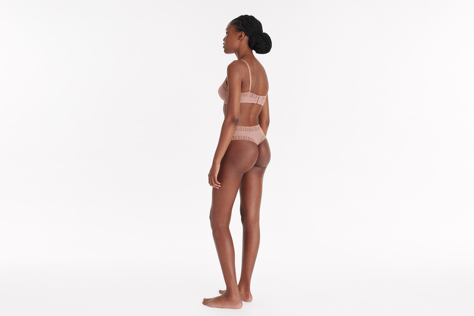 Nuageux Tanga standard view NaN