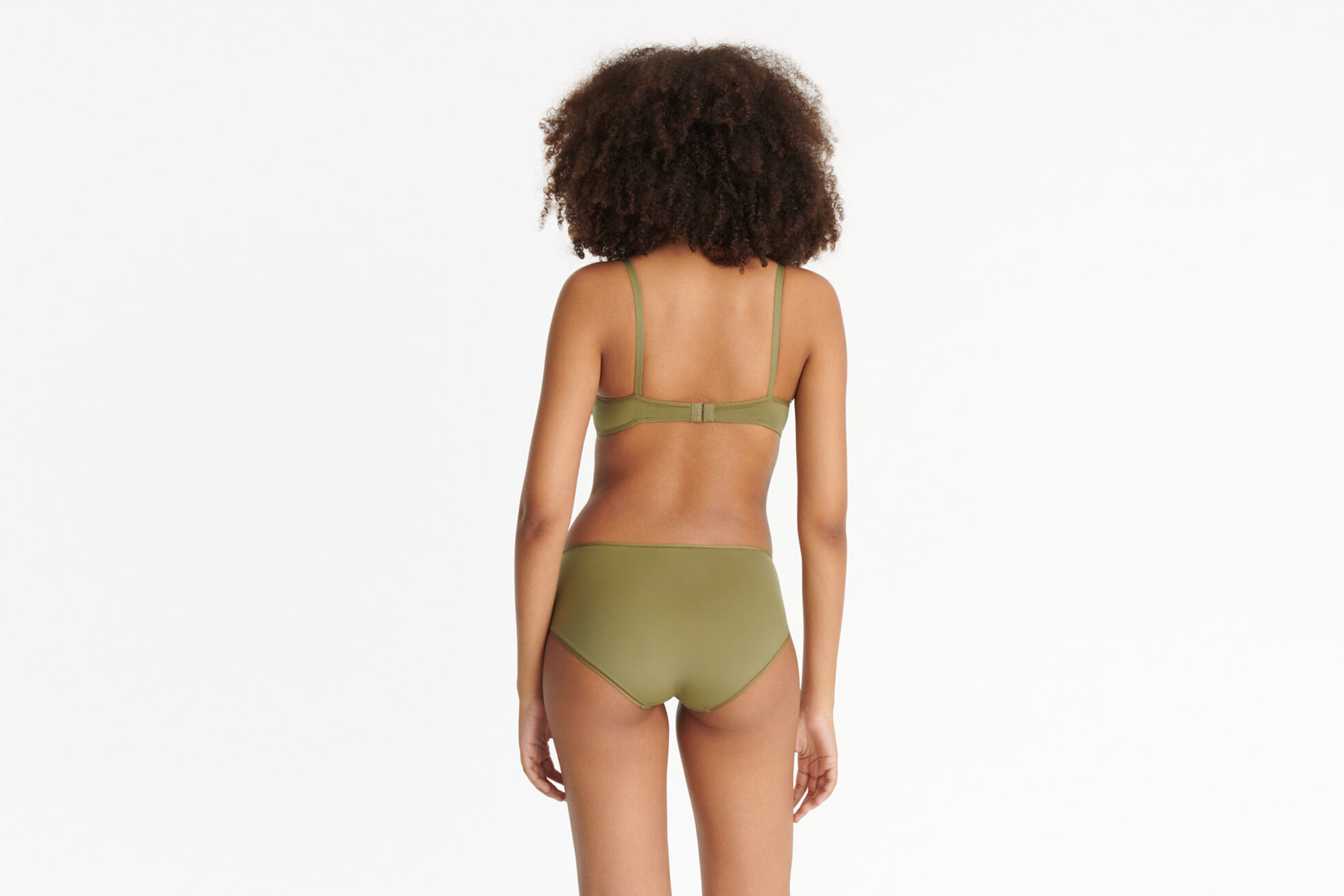 Monica soyeuse Shorty standard vista NaN
