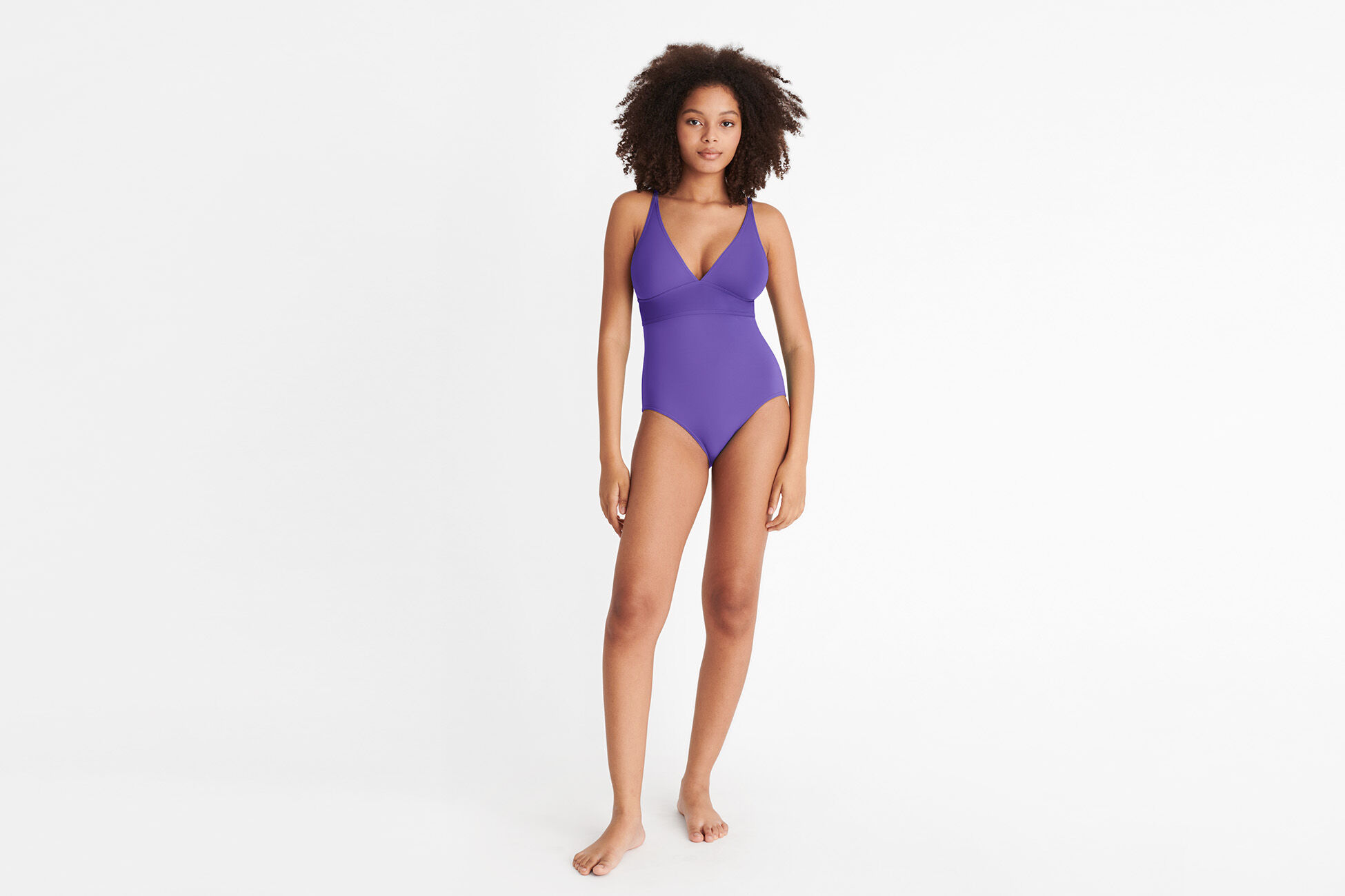 Larcin Triangle one-piece standard view �