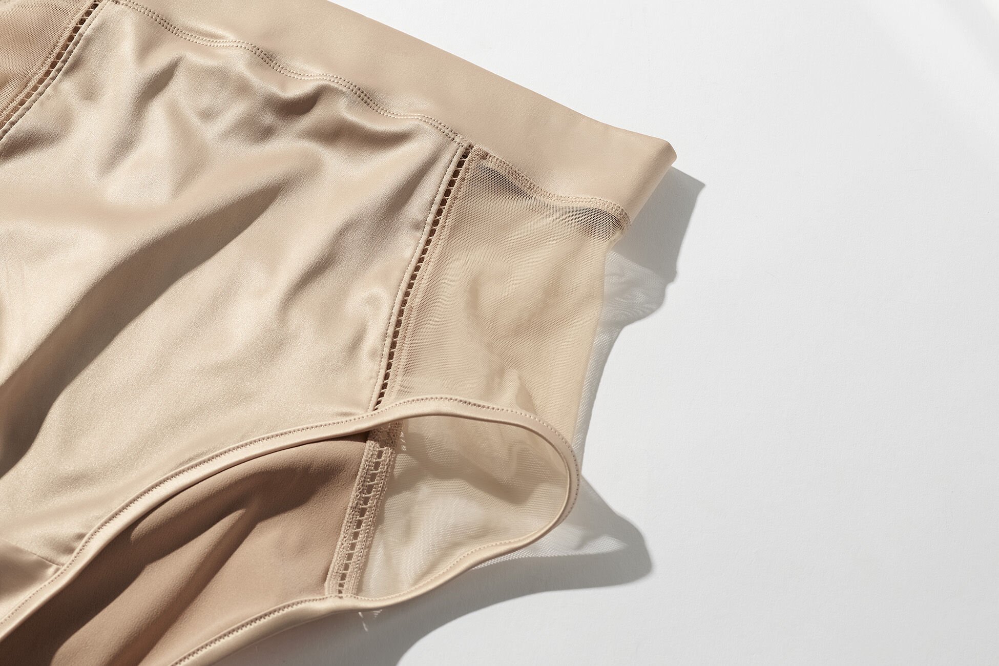 Exalte Hoch geschnittene Slip Standardansicht NaN
