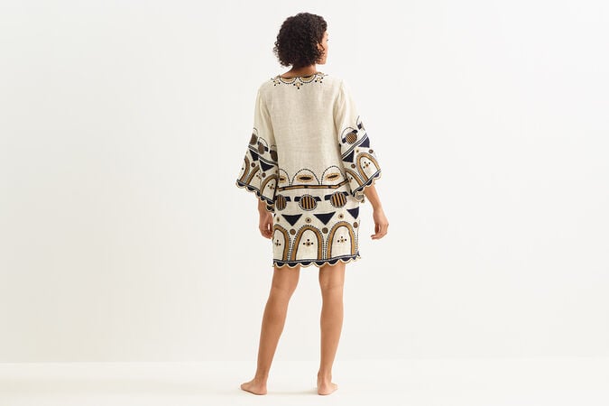 M&eacute;daillon Vestido corto Vista est&aacute;ndar 2