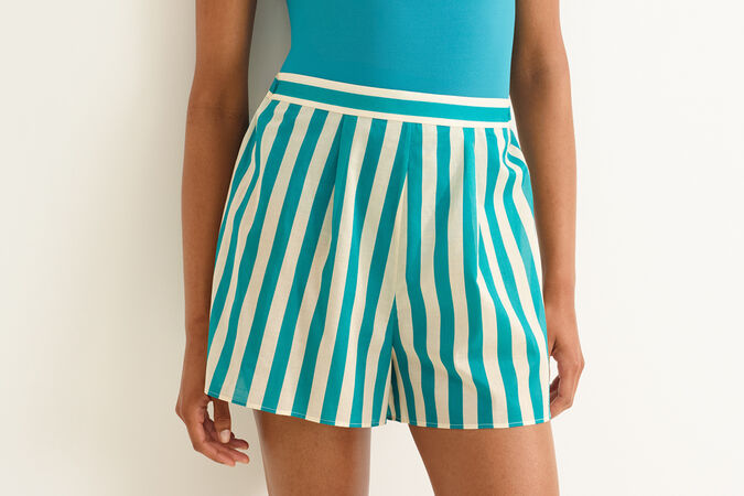 Twins Shorts standard view 1