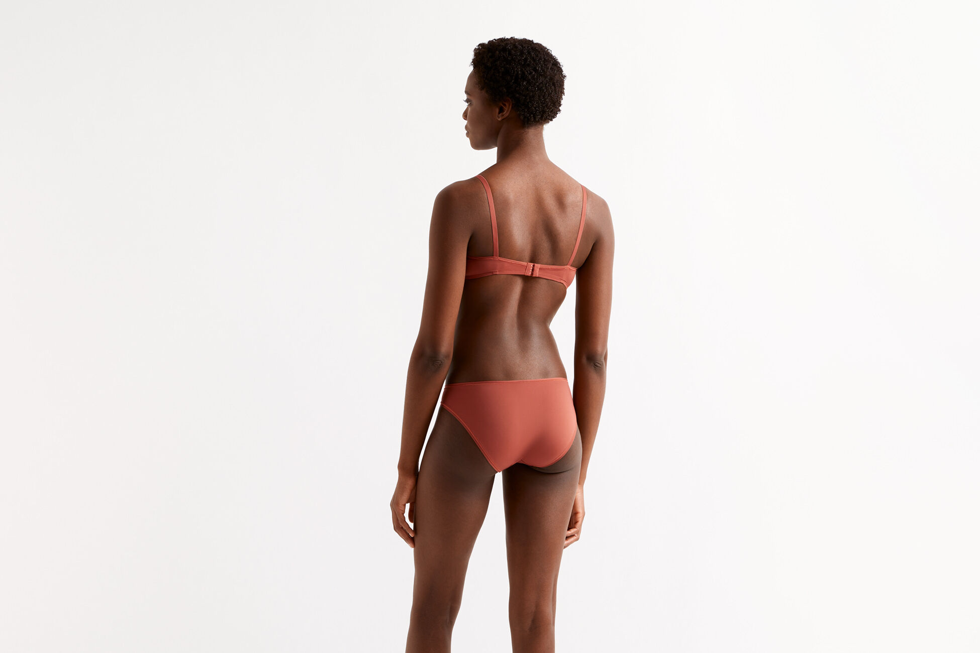Enora soyeuse Schmaler Slip Standardansicht NaN