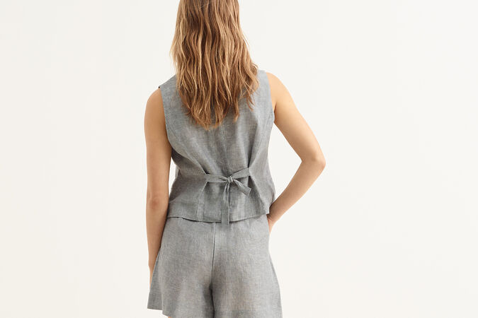 Cr&eacute;atif Sleeveless vest standard view 4