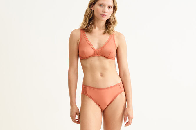 Sacr&eacute;e Underwire triangle bra standard view 3