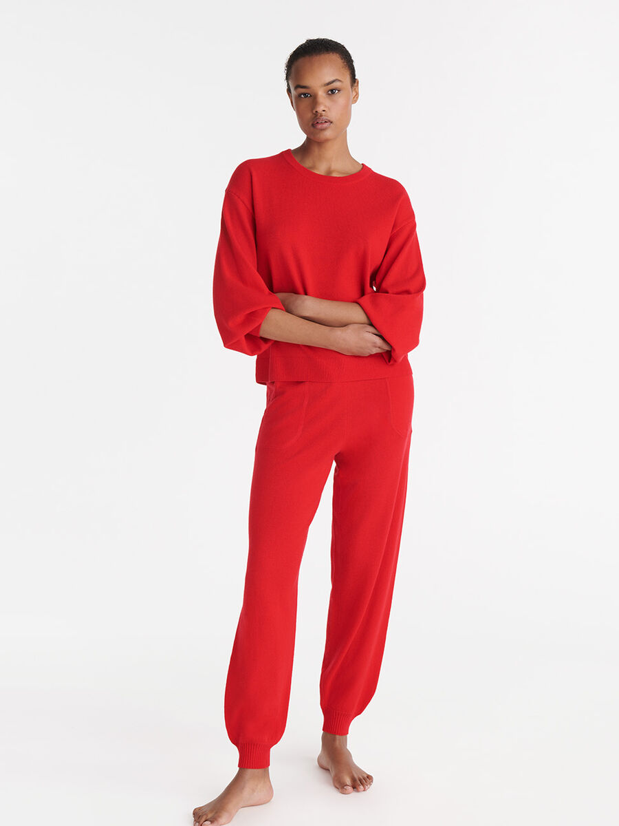 Famous Sweater standard view NaN