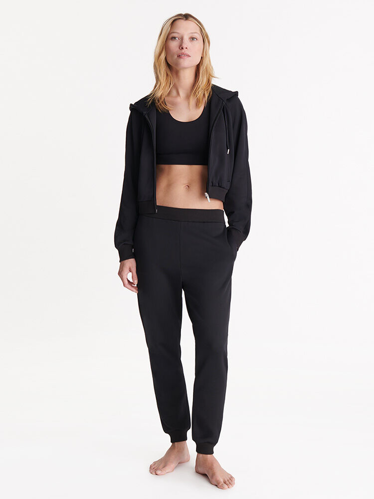 Ese-BLACK