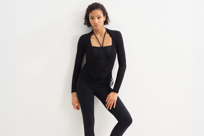 Charlotte Cruzado Vista estándar 1