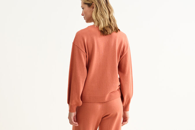 Famous Sweater standard view 2