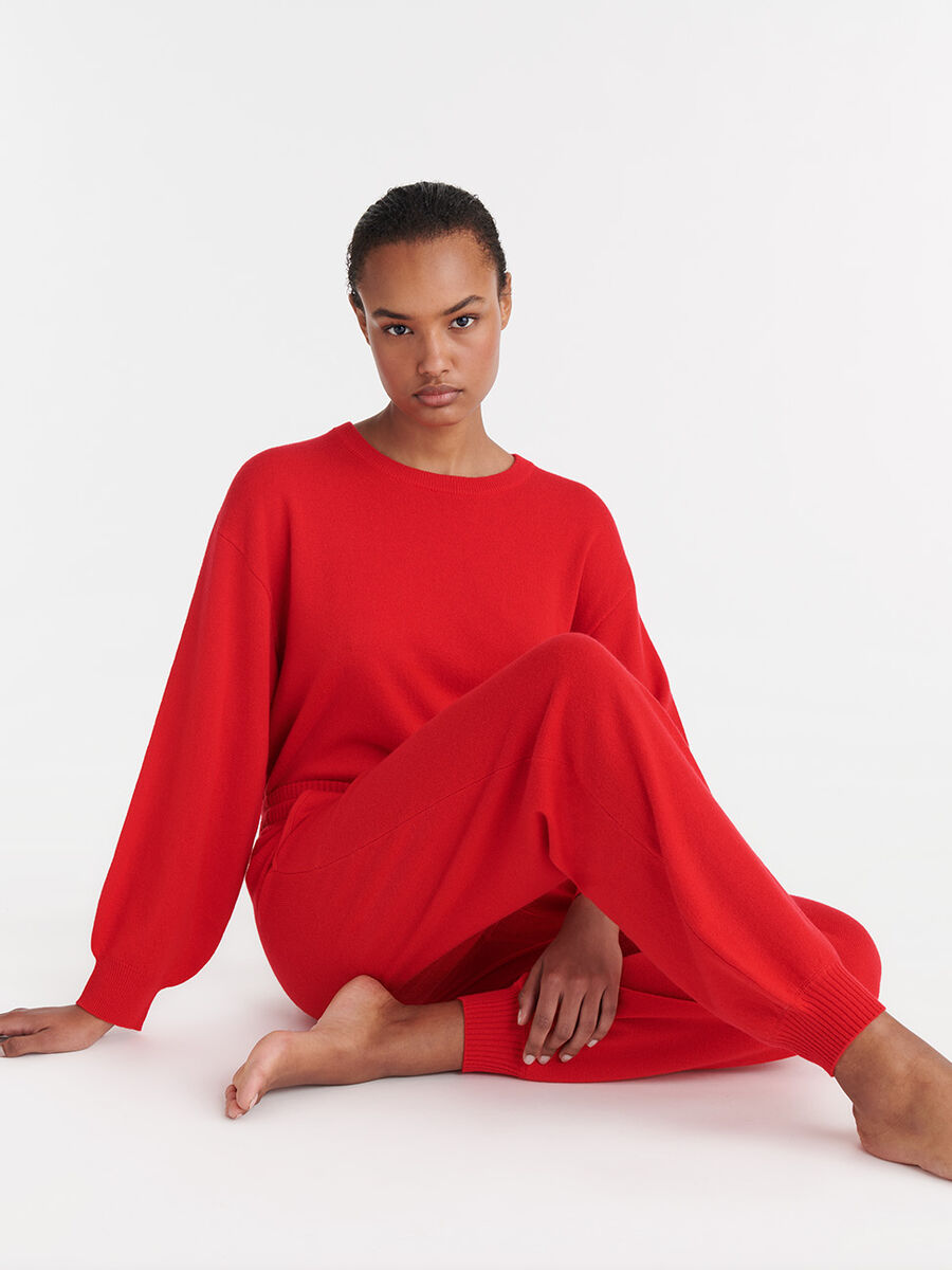 Famous Sweater standard view NaN