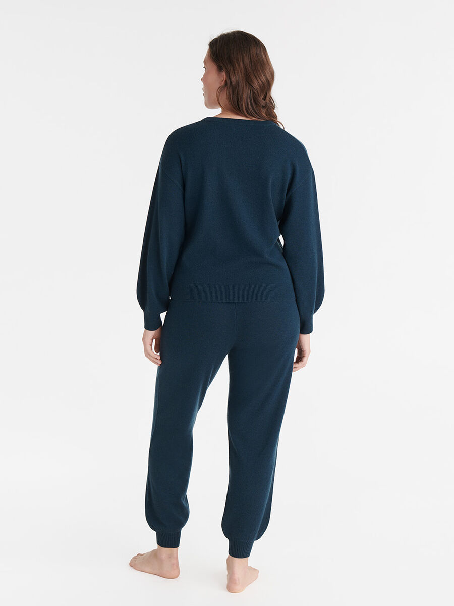 Famous Pullover Standardansicht NaN