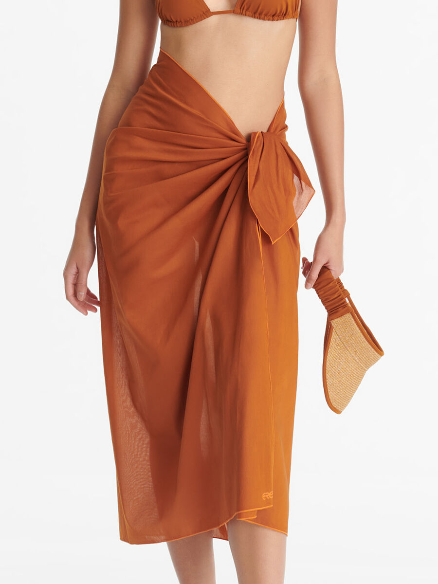 Carla Straw visor standard view �