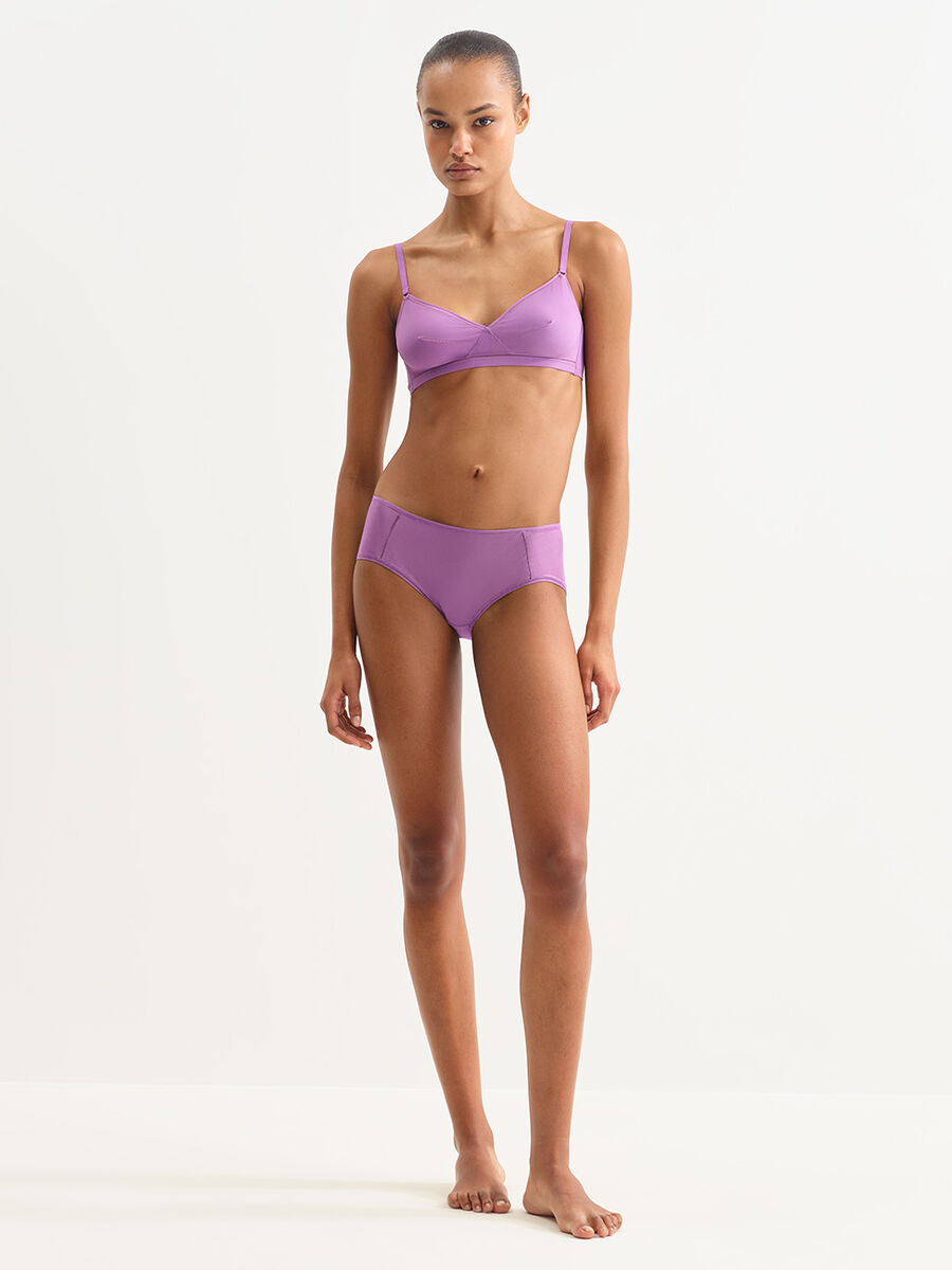 Monica soyeuse Shorty standard vista NaN