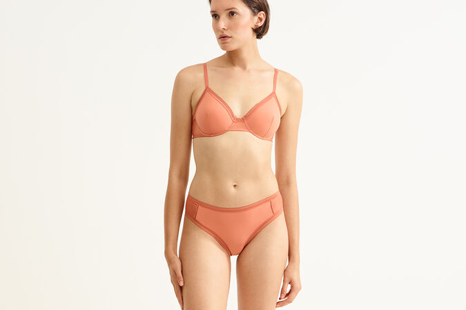 &Eacute;vanescent Tanga standard vista 3