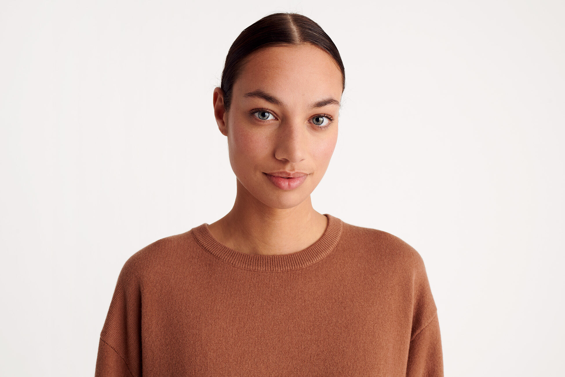 Famous Sweater standard view NaN