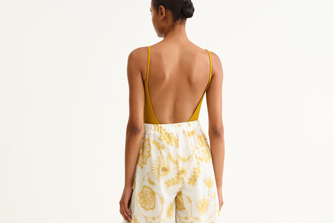 Chandra Bermuda standard view 2