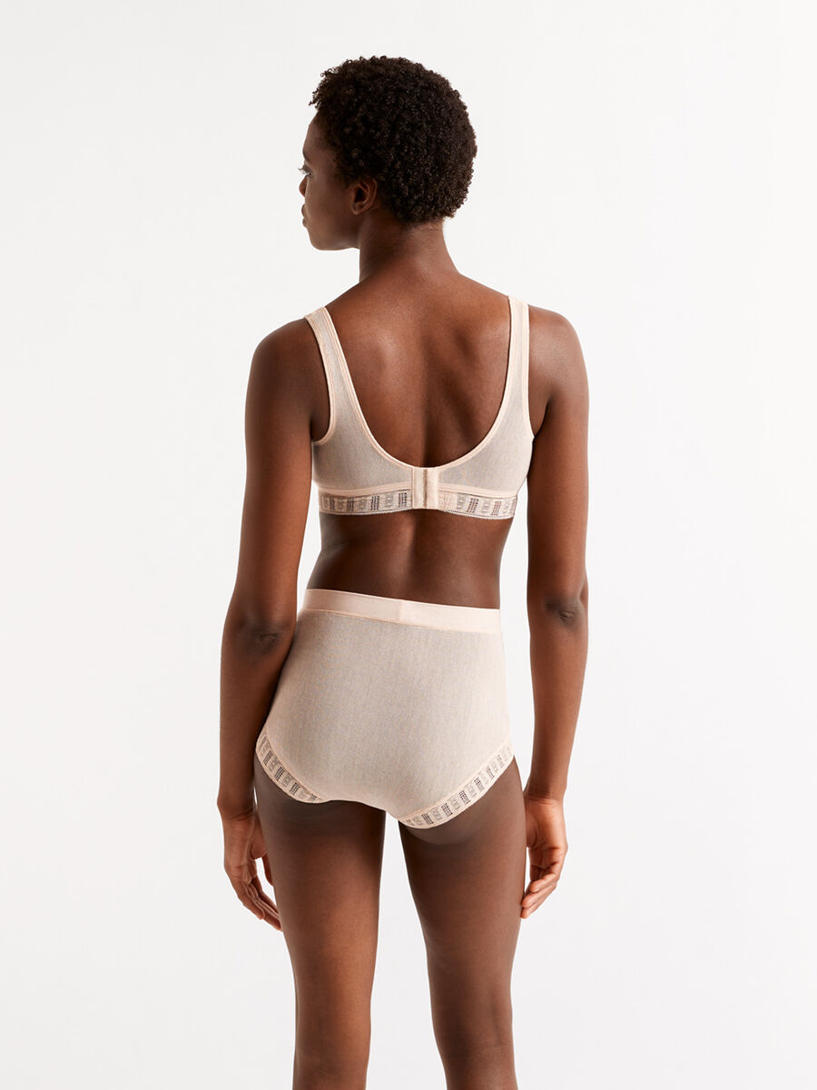 Subtil Bragas altas Vista estándar NaN