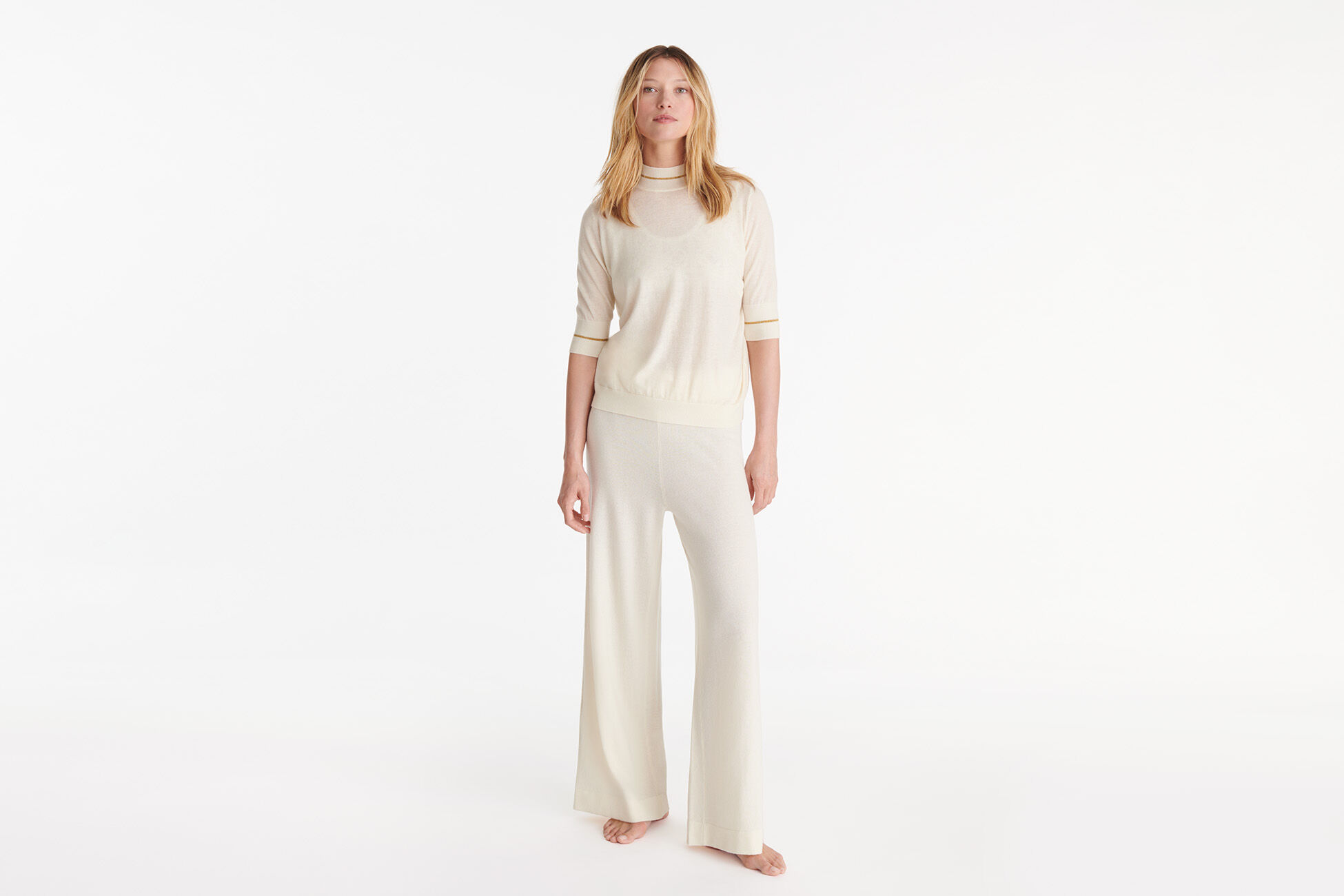 Decembre Sweater standard view NaN