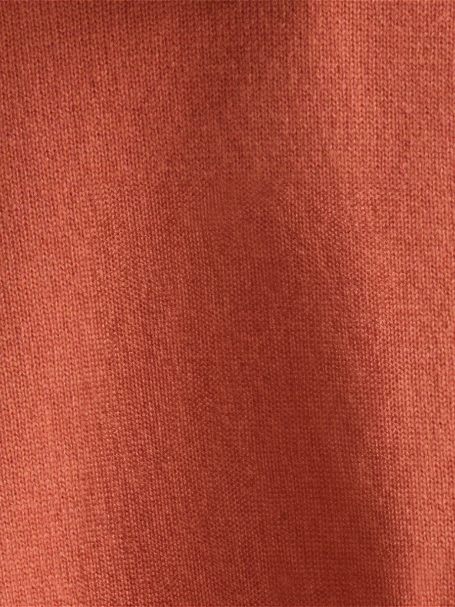 Famous Pullover Standardansicht NaN