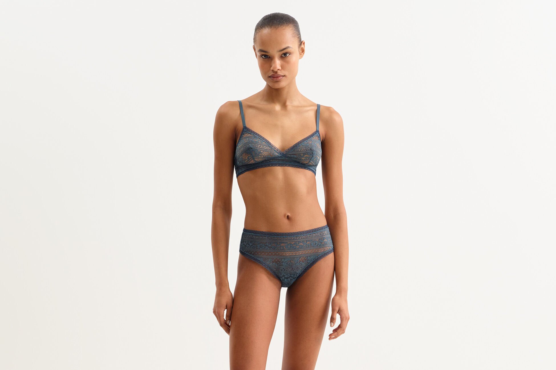 Intriguee Triangle vue standard NaN