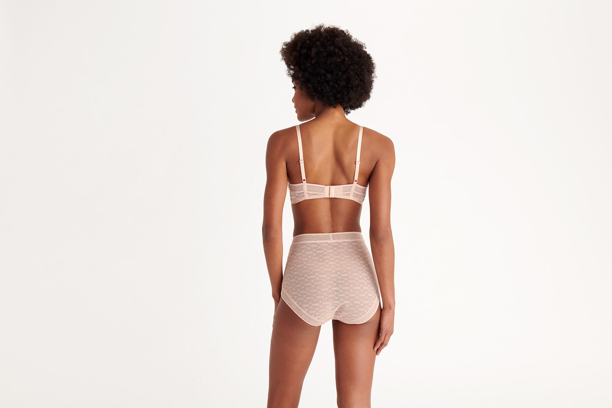 Positive Full-cup bra standard view NaN