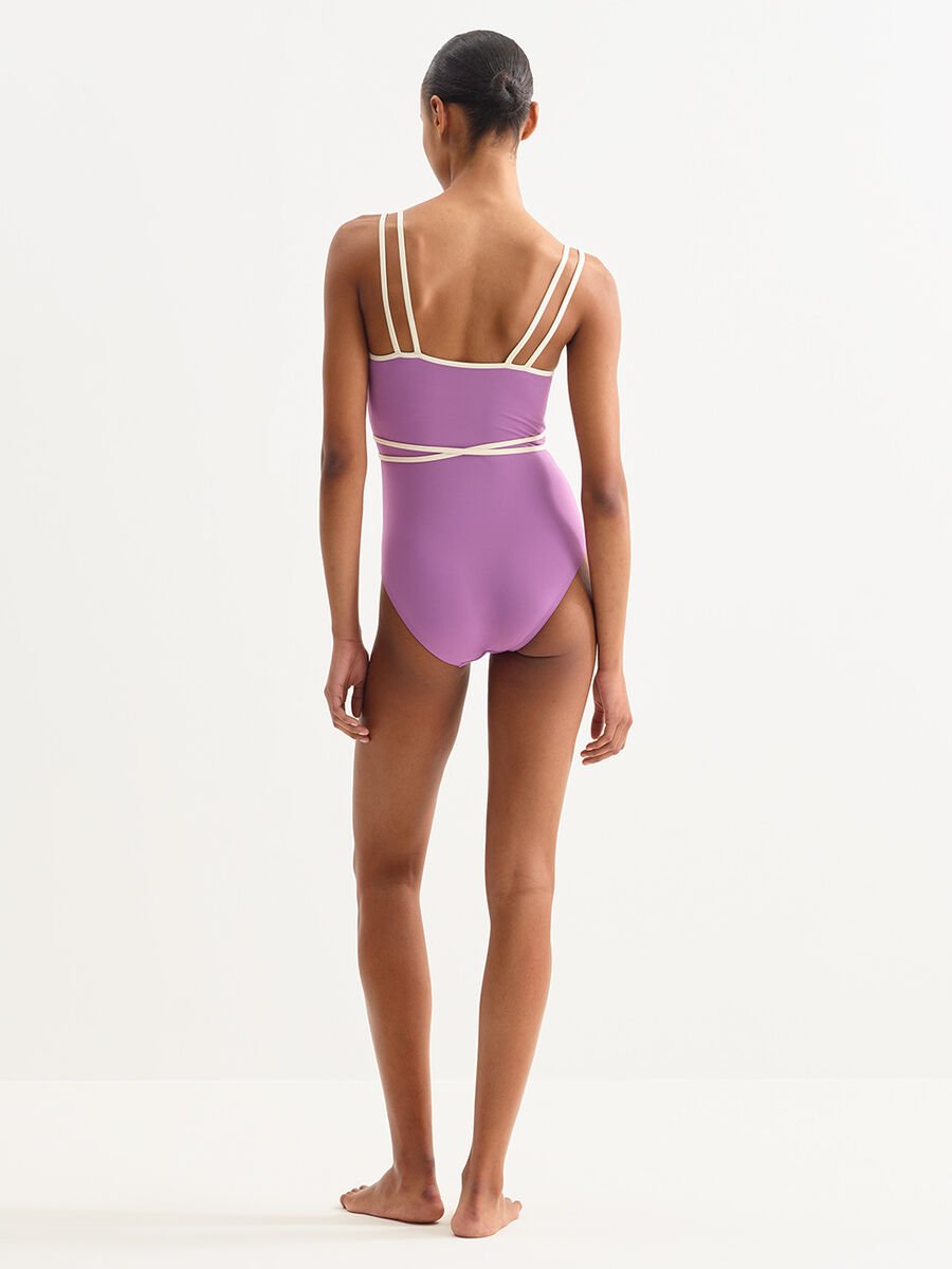 Gia Une-pièce sophistiqué vue standard NaN