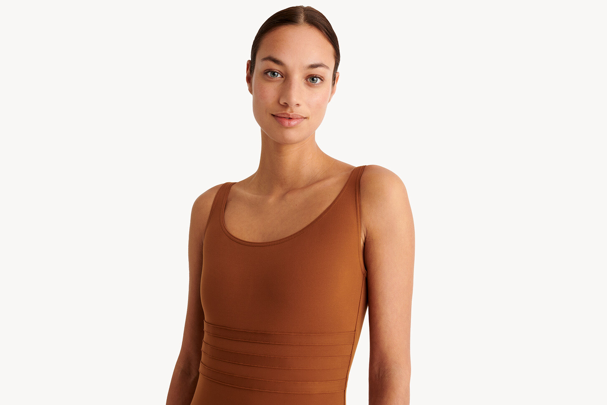Asia Tank one-piece standard view �