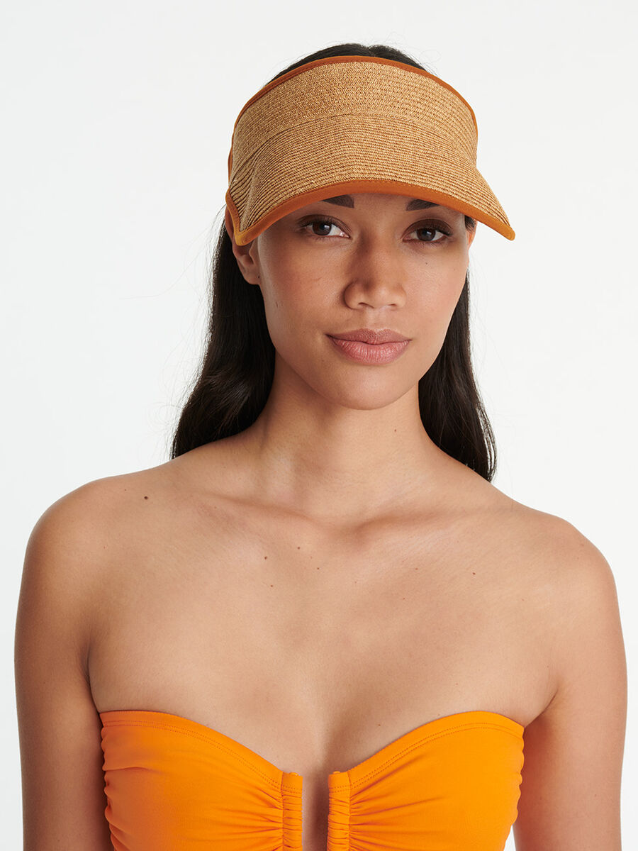 Carla Straw visor standard view �
