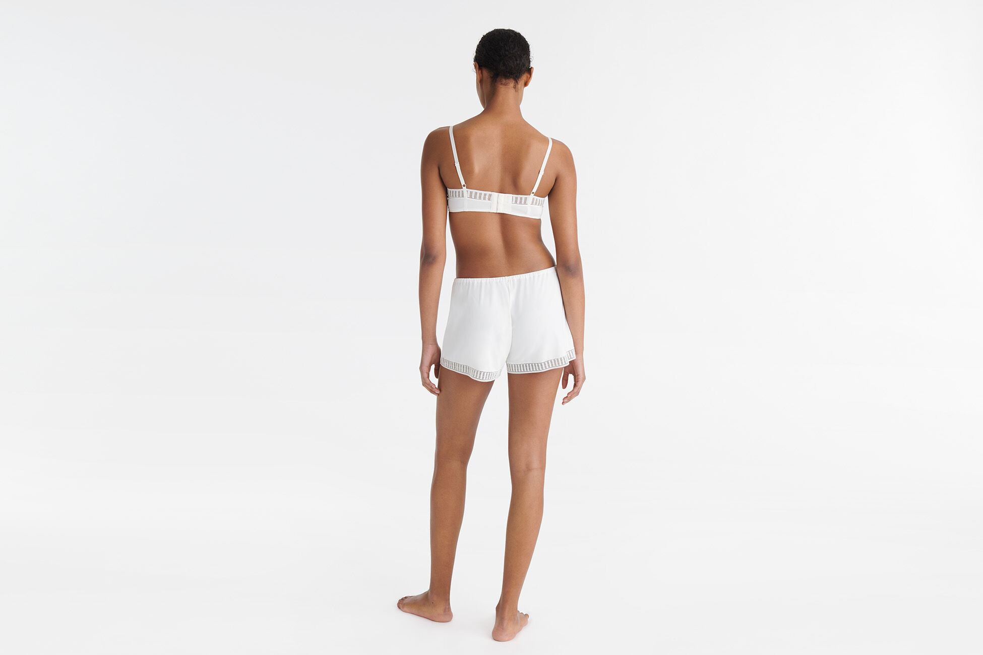 Sylvie graph Shorts standard view NaN