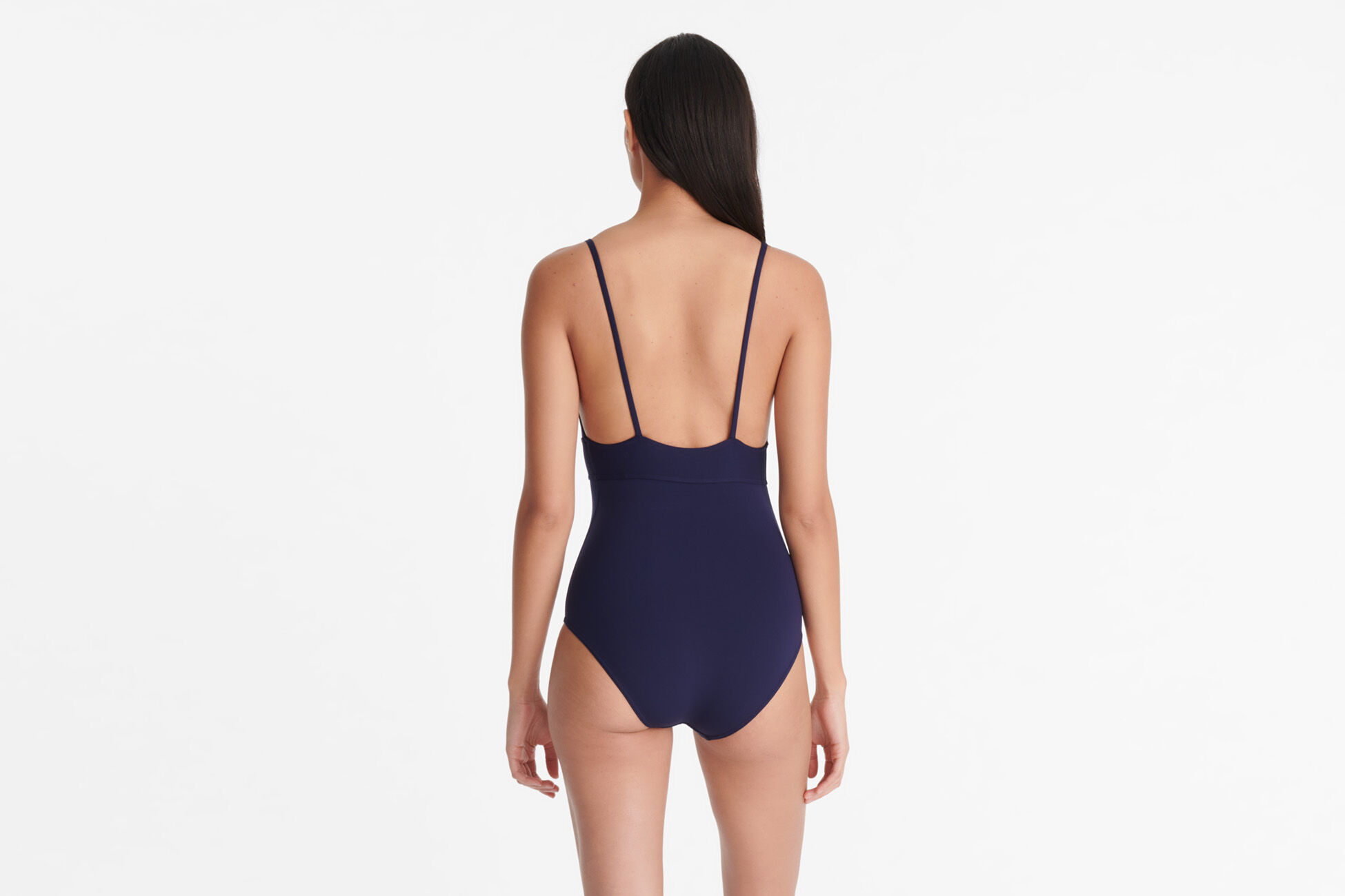 Larcin Triangle one-piece standard view �