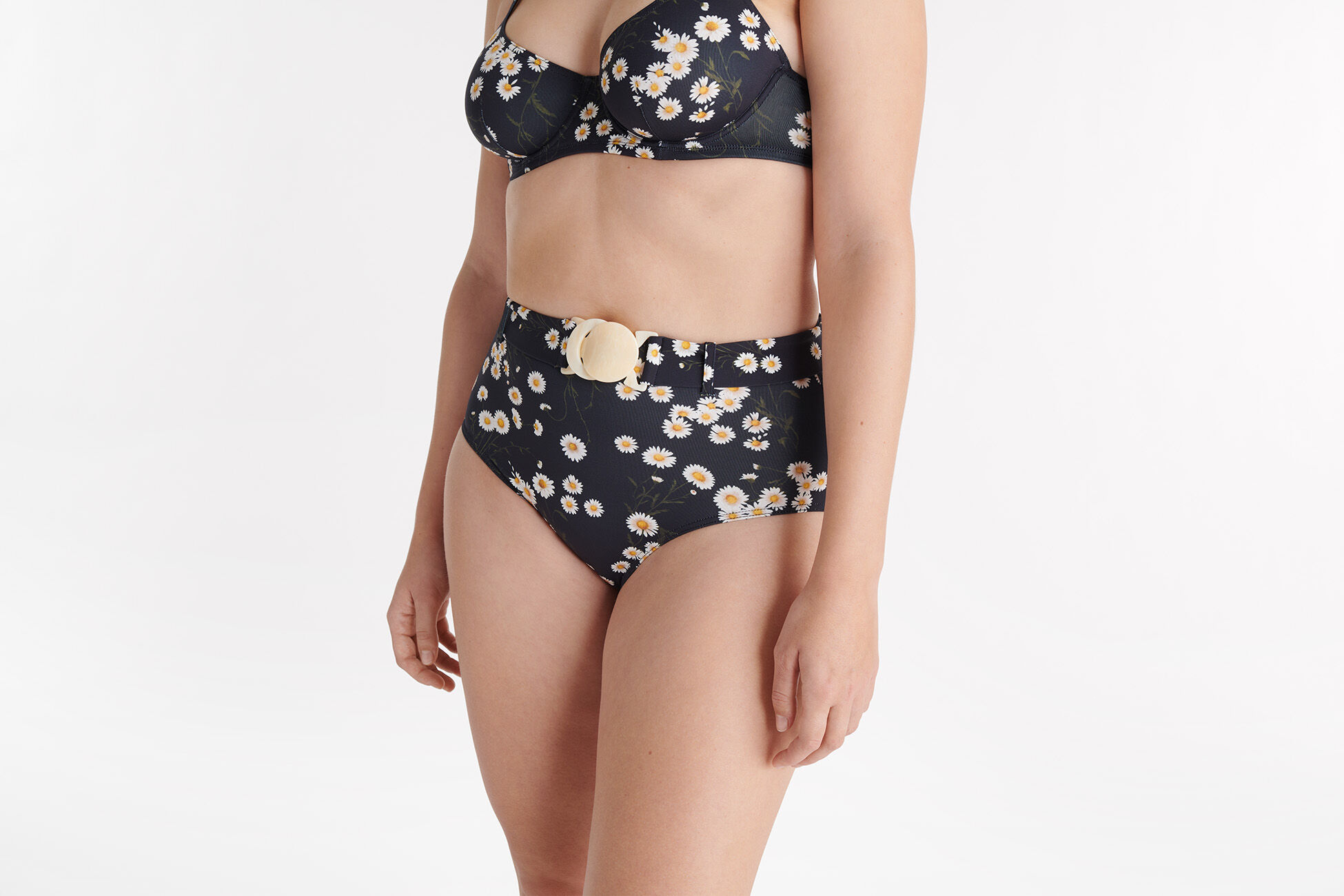 Discret High-waisted briefs standard view �