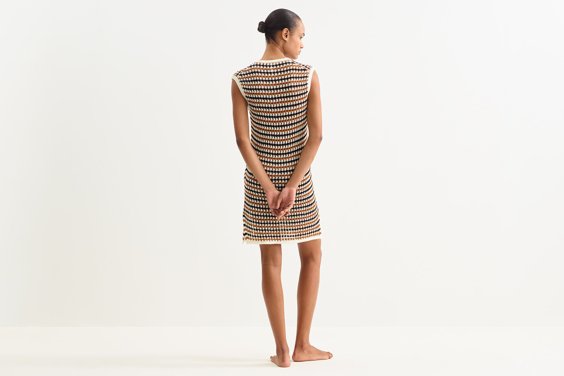 Inedite Robe courte vue standard NaN