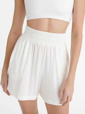 Mia Shorts standard view 3 out of 3
