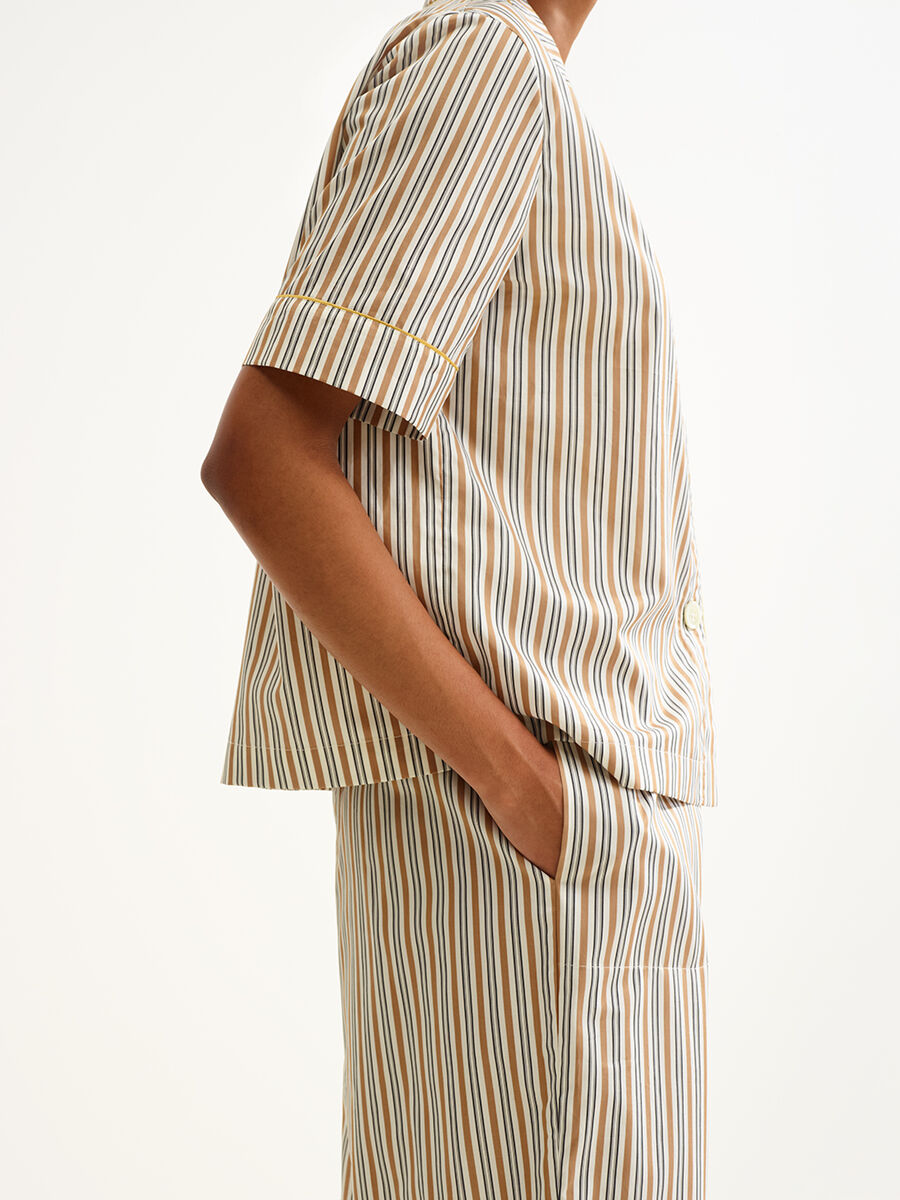 Turban Camisa Vista est&aacute;ndar NaN