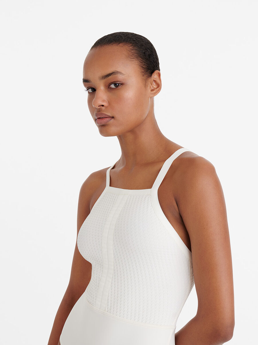 Inedit Sophisticated one-piece standard view �