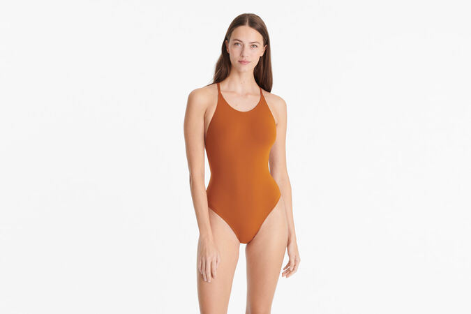 Navale Sophisticated one-piece standard view 2