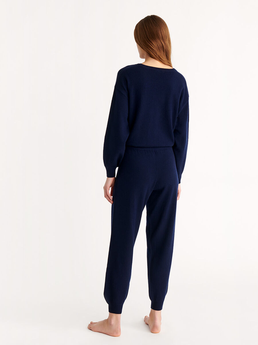Famous Sweater standard view 3 out of 5