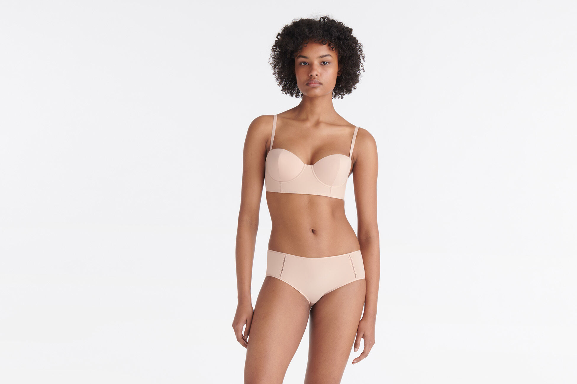 Monica soyeuse Shorty vue standard NaN