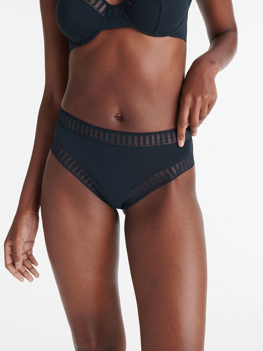 Gabby graphique Tanga standard view NaN